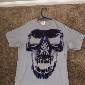 Gray Skull Graphic T-Shirt